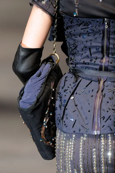 Look 80